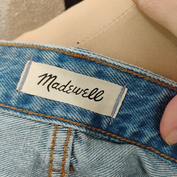 Madewell Relaxed Denim Shorts in Renfield Wash: Destructed Edition high waisted - Picture 15 of 16